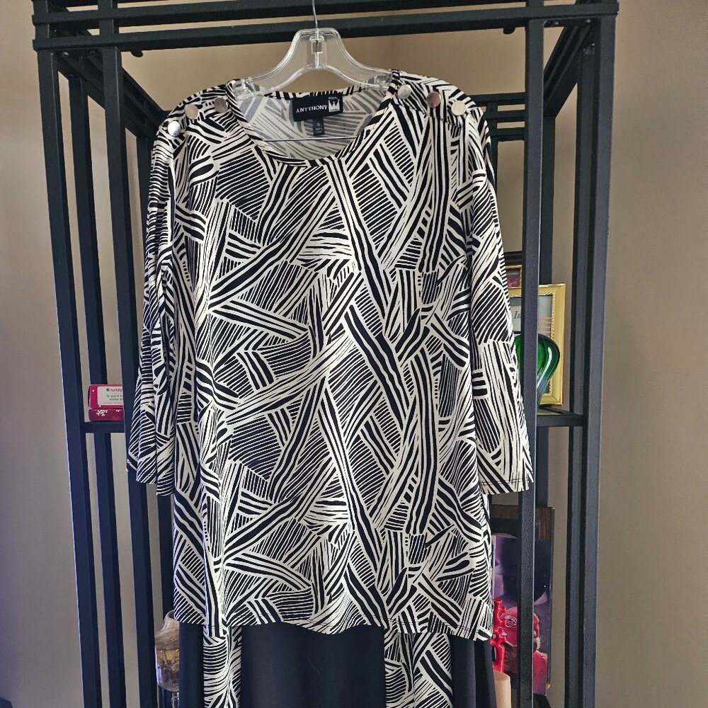 ANTTHONY DESIGN TOP AND SKIRT.  BLACK AND WHITE PRINT SIZE XL TOP/ IX SKIRT